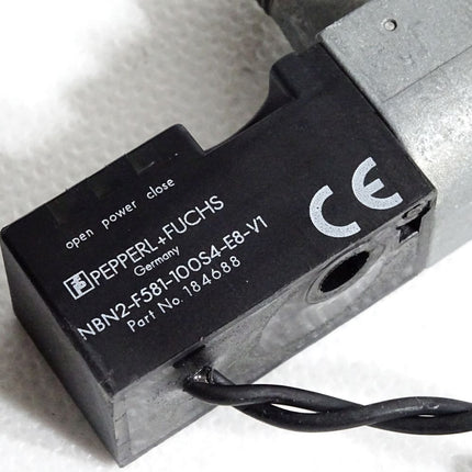 Pepperl+Fuchs Induktiver Sensor Abfrageset 184688 NBN2-F581-100S4-E8-V1 - Maranos.de