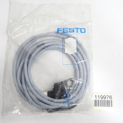 Festo Steckdosenleitung KMEB-1-24-2,5-LED 151688 / Neu OVP