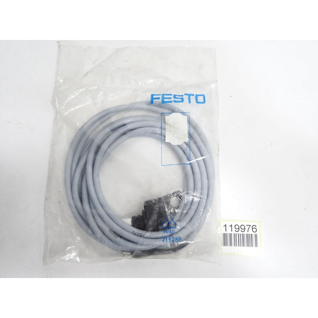 Festo Steckdosenleitung KMEB-1-24-2,5-LED 151688 / Neu OVP