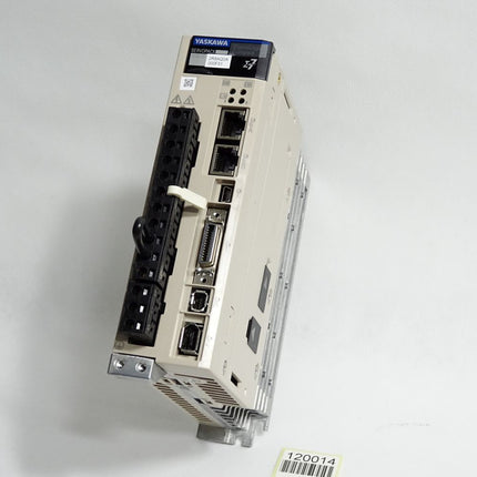 Yaskawa Servopack SGD7S-2R8AQ0A000F51 2.8A 400W - Maranos.de