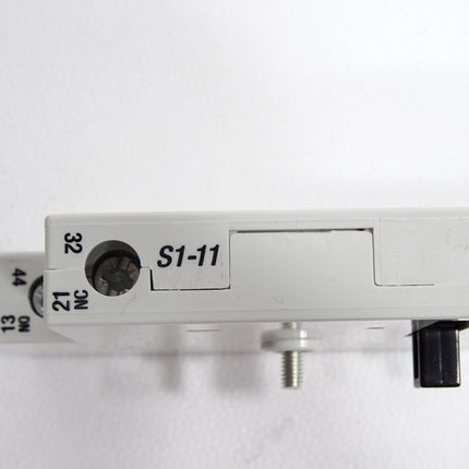 Allen Bradley Hilfsschalterblock 100-DS1-11 (ohne Befestigungsschrauben) / Neu - Maranos.de