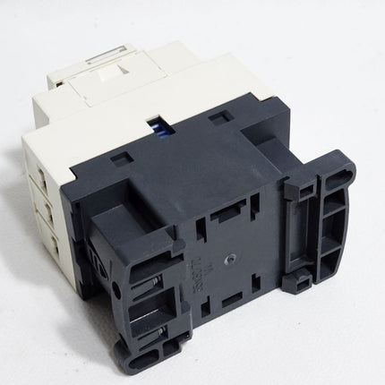 Telemecanique CAD32 D-Hilfsschütz 10A - Maranos.de