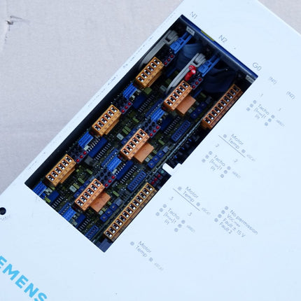 Siemens Simodrive Umrichter 6SC6101-4B-Z A30+A40+G10+R01+N13+V15+B24+S55 - Maranos.de