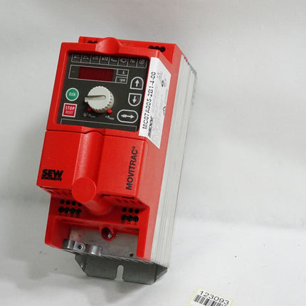 SEW Eurodrive Frequenzumrichter 8269521 MC07A005-2B1-4-00 0.55kW