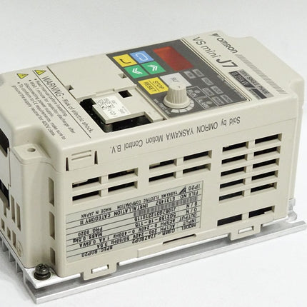 Omron Yaskawa VS mini J7 Frequenzumrichter CIMR-J7AZB0P2 0.25kW