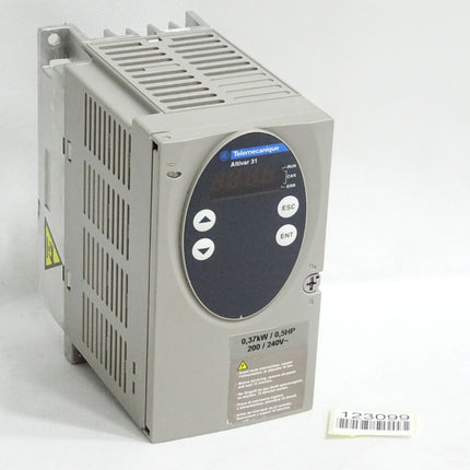 Telemecanique Schneider Electric Frequenzumrichter ATV31 ATV31H037M2 0.37kW