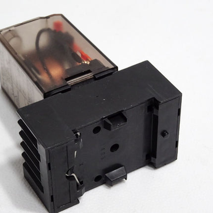 Siemens Relais MT321024 mit Sockel MT78750 / Unbenutzt - Maranos.de