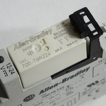 Allen Bradley Relay with socket 700-HLT22 + 700-TBR224