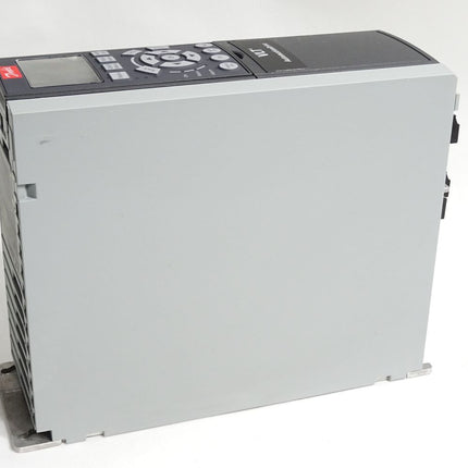 Danfoss Frequenzumrichter 131B0033 FC-302PK37T5E20H1 0.37kW / Neuwertig