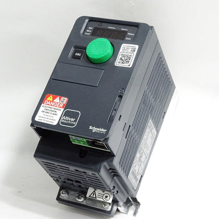 Schneider Electric Frequenzumrichter Altivar 320 ATV320U04M2C 0.37kW / Neu OVP