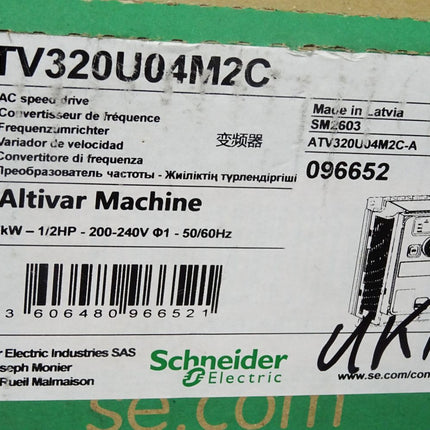 Schneider Electric Frequenzumrichter Altivar 320 ATV320U04M2C 0.37kW / Neu OVP