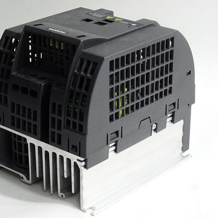 Siemens Sinamics G110 CPM110 6SL3211-0AB21-5AA1 1.5kW /Neuwertig mit Lagerspuren