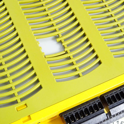 Pilz 773100 PNOZ m1p base unit - Gehäuse leicht beschädigt - Maranos.de