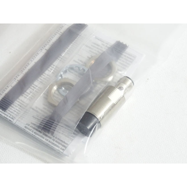 Omron Näherungsschalter E2E-X16MB1T18-M1 / Neu OVP