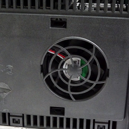 Siemens Sinamics 6SL3210-1KE23-8AF1 185kW / Neuwertig - eine Halterung gebrochen