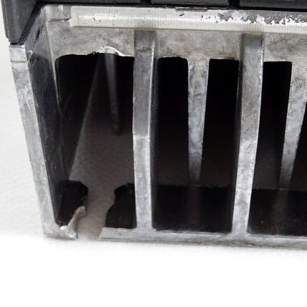 Siemens Sinamics 6SL3210-1KE23-8AF1 185kW / Neuwertig - eine Halterung gebrochen