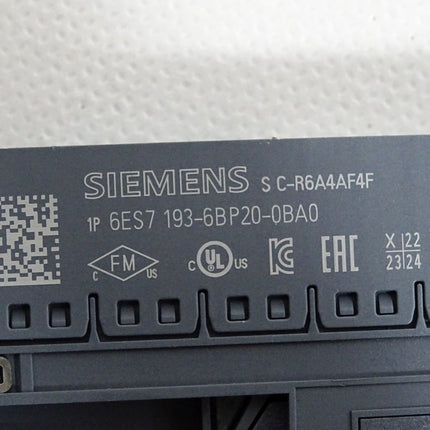 Siemens ET 200SP Base-Unit 6ES7193-6BP20-0BA0 6ES7 193-6BP20-0BA0 / Neuwertig