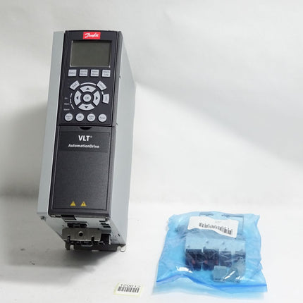 Danfoss VLT 131B0048 2.2kW FC-302P2K2T5E20H1 Neuwertig Gehäuse leicht beschädigt