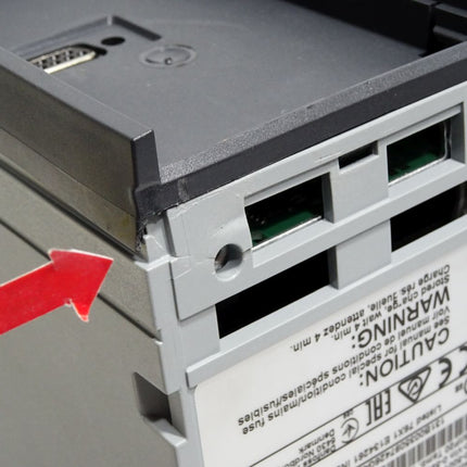 Danfoss VLT 131B0035 0.75kW FC-302PK75T5E20 Neuwertig Gehäuse leicht beschädigt