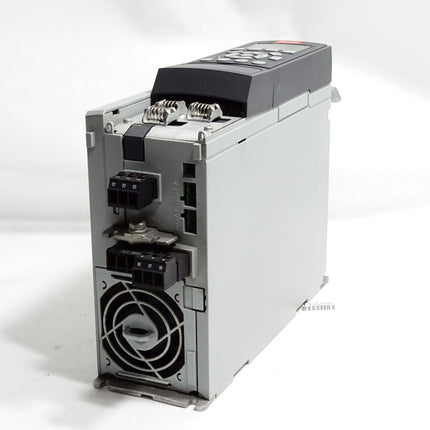 Danfoss VLT Automation Drive 131B0037 1.5kW FC-302P1K5T5E20H1 Frequenzumrichter - Maranos.de