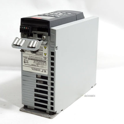 Danfoss VLT Automation Drive 131B0037 1.5kW FC-302P1K5T5E20H1 Frequenzumrichter - Maranos.de