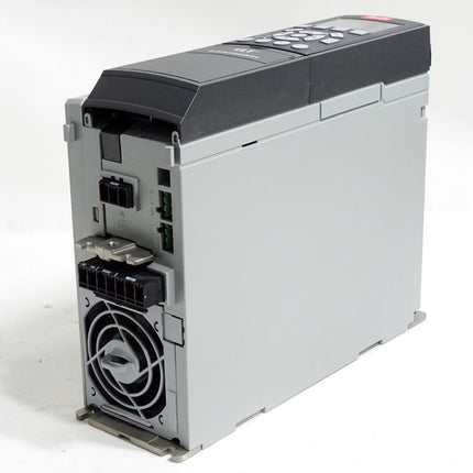 Danfoss VLT Frequenzumrichter 131B0460 FC-302PK55T5E20H1 0.55kW / Neu OVP - Maranos.de