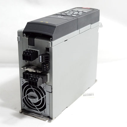 Danfoss VLT Automation Drive 131U4951 1.5kW FC-302P1K5T5E20H1 Frequenzumrichter - Maranos.de