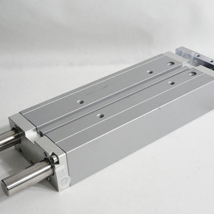 Festo 604969 DFM-32-200-B-PPV-A-GF Führungszylinder / Unbenutzt mit Lagerspuren - Maranos.de