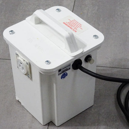 Carroll & Meynell Auto Transformer 3.0kVA 115V - Gehäuse leicht beschädigt - Maranos.de