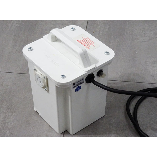 Carroll & Meynell Auto Transformer 3.0kVA 115V - Gehäuse leicht beschädigt - Maranos.de