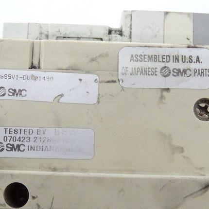 SMC SS5V1-DUK01498 + 4 Stück SV1A00-5FU Ventilinsel