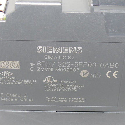 Siemens Simatic S7 6ES7 322-5FF00-0AB0 / 6ES7322-5FF00-0AB0  1 Ecke abgebrochen | Maranos GmbH
