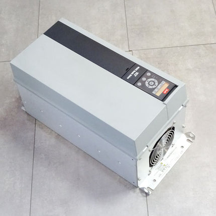 Danfoss Frequenzumrichter VLT HVAC Basic Drive FC-101P45KT4E20H3 / 131L9892 45kW / Neuwertig