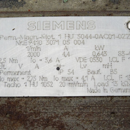 Siemens Permanent Magnet Motor Servomotor 1HU5044-0AC01-0ZZ9 2000min-1