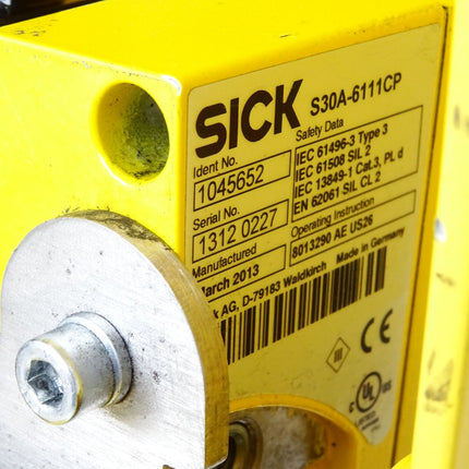 Sick S30A-6111CP / 1045652 Sicherheitslaserscanner mit Halterung S3000/PLS
