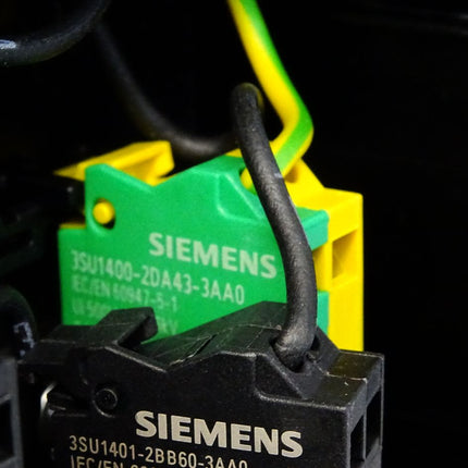 Siemens Pilzdrucktaster schwarz Drucktaster klar mit Gehäuse 3SU1802-0AA00-0AB1 + 3SU1400-2DA43-3AA0 + 3SU1400-2AA10-3BA0