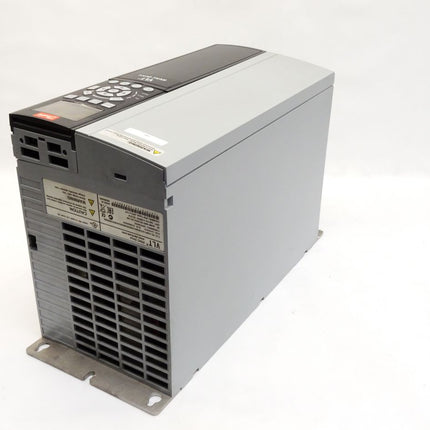 Danfoss VLT HVAC Drive FC-102P11KT4E20H1 11kW Frequenzumrichter (Pixelfehler auf dem Display)