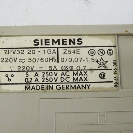 Siemens 7PV3220-1GA / 7PV32 20-1GA / Zeitrelais