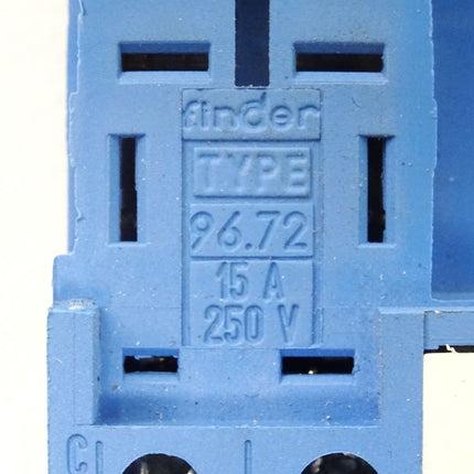 Finder Relais 56.32.9.024.0040 12A - 250V~ + Sockel Type 96.72